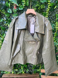 Oversized δερματίνη jacket με ασύμμετρο κλείσιμο - Olive